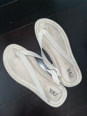 ZARA Suede Thong Sandals (42) NWT